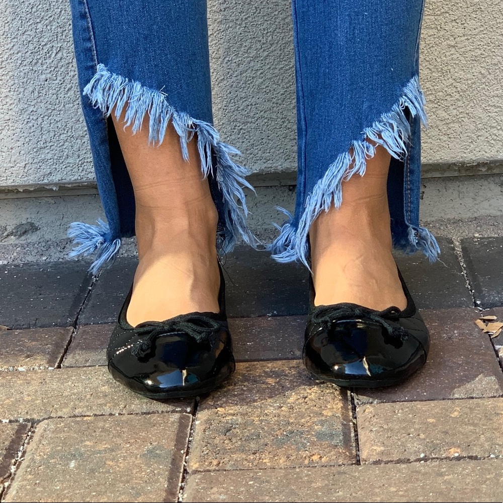 Black Quilted Comfortable Classic Ballet Flats - Picture 2 of 7